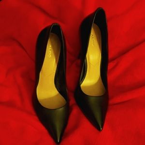 Black Aldo pump heels size 9